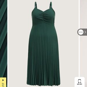 NWT Plus Size Bloom Chic green pleated dress with pockets